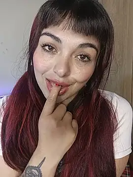 Snapshot of Winona-miu chatting on May 17, 2026, 8:31 pm Winona-miu online show from May 17, 2026, 8:31 pm
