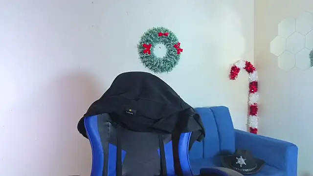 Snapshot of Demitryo chatting on December 16, 2025, 4:28 am Demitryo online show from December 16, 2025, 4:28 am