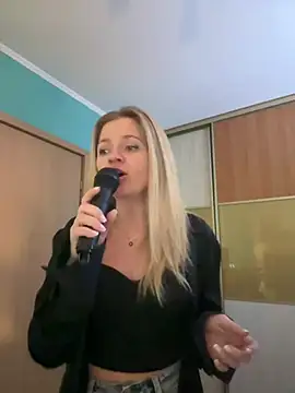 AlisonXCristal online show from March 13, 2026, 6:24 pm