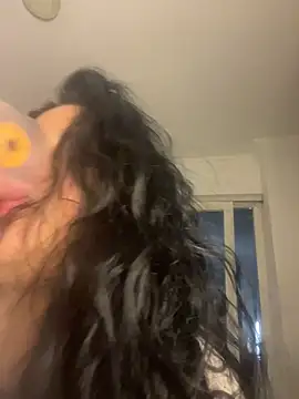 lolaa staars online show from October 10, 2025, 6:25 am