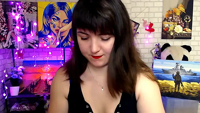 Snapshot of Darina_M_ chatting on December 17, 2025, 9:25 am Darina M online show from December 17, 2025, 9:25 am