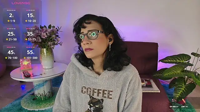 Snapshot of Elliee_ chatting on March 8, 2025, 1:14 pm Elliee online show from March 8, 2025, 1:14 pm