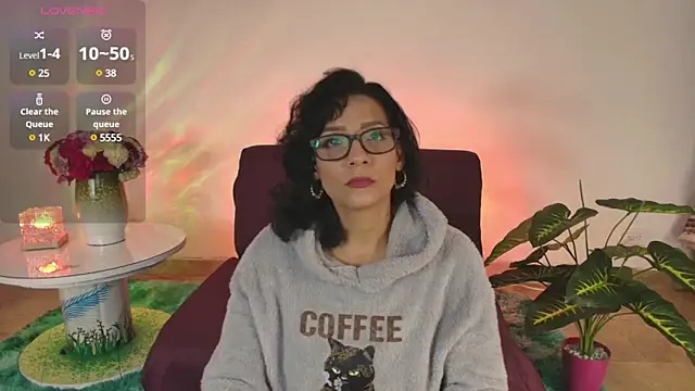 Snapshot of Elliee_ chatting on March 3, 2025, 7:17 pm Elliee online show from March 3, 2025, 7:17 pm