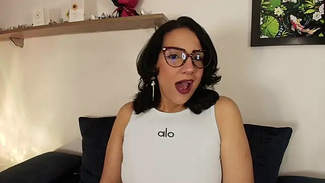 Elliee  online show from March 20, 2026, 11:22 am