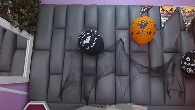 Snapshot of angelina_ny chatting on October 18, 2025, 1:35 pm angelina ny online show from October 18, 2025, 1:35 pm