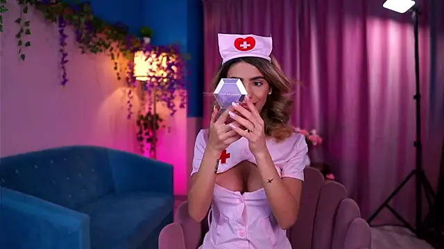 TheAyana online show from September 18, 2025, 6:22 pm