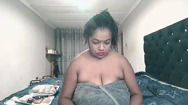 Indianmayaxoxo online show from May 28, 2026, 5:15 am