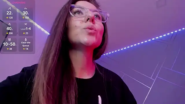 Ich Bin Julia online show from February 6, 2025, 3:31 pm