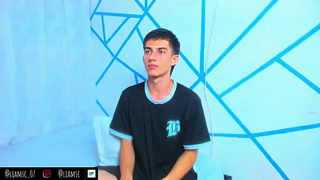 Snapshot of liam_scott77 chatting on October 6, 2025, 9:59 pm liam scott77 online show from October 6, 2025, 9:59 pm