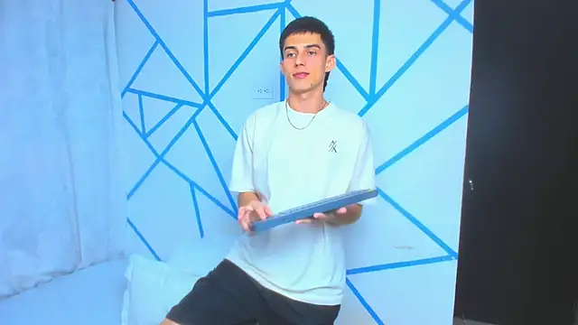 liam scott77 online show from November 2, 2025, 11:54 pm