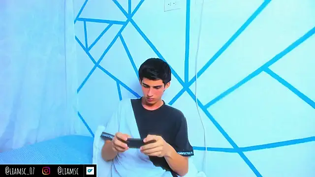 Snapshot of liam_scott77 chatting on September 28, 2025, 12:06 am liam scott77 online show from September 28, 2025, 12:06 am