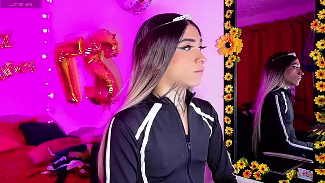 Micaela Rangel online show from April 8, 2026, 1:51 am