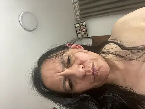 Snapshot of Freya_Artemisa chatting on March 18, 2025, 8:39 am Freya Artemisa online show from March 18, 2025, 8:39 am