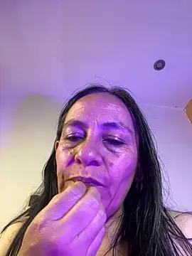 Freya Artemisa online show from May 19, 2026, 1:56 am