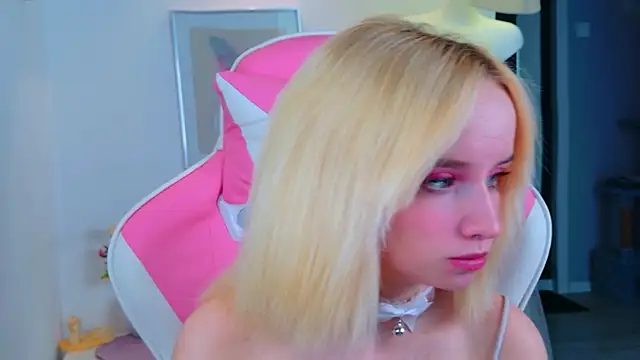 Snapshot of b4by_LoL1 chatting on April 16, 2026, 6:47 am b4by LoL1 online show from April 16, 2026, 6:47 am