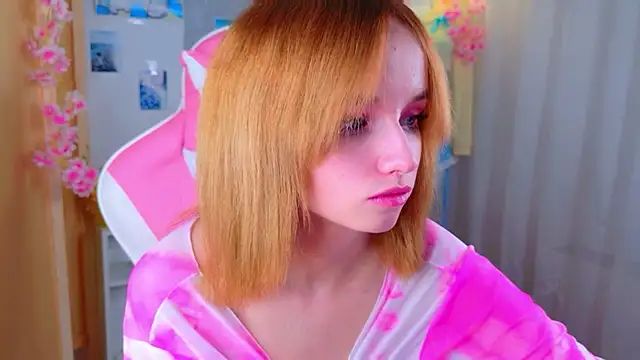 b4by LoL1 online show from May 15, 2026, 3:32 pm