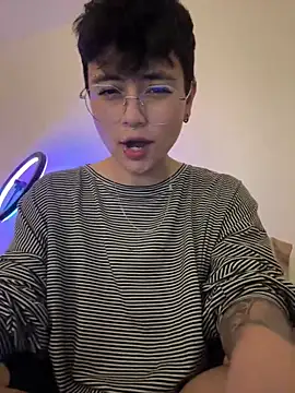 Ashley Chriss online show from March 13, 2025, 2:05 am