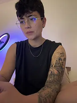 Ashley Chriss online show from March 9, 2025, 9:03 pm