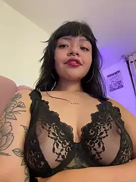 Ashley Chriss online show from February 2, 2025, 8:24 am