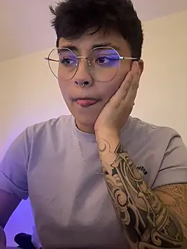 Ashley Chriss online show from February 22, 2025, 12:05 am