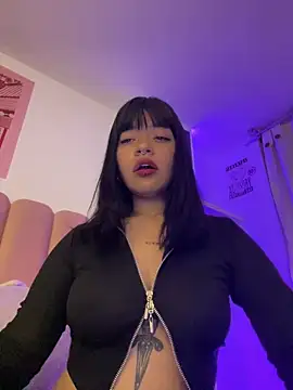 Ashley Chriss online show from September 28, 2025, 11:23 pm