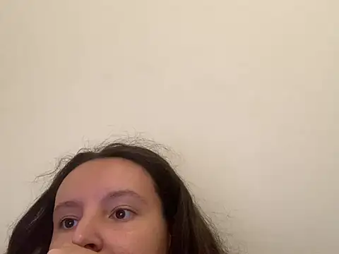 Snapshot of LineaDemie chatting on August 5, 2026, 5:40 pm LineaDemie online show from August 5, 2026, 5:40 pm