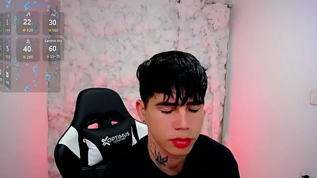 Snapshot of Tayson_Rivers chatting on November 13, 2025, 7:29 pm Tayson Rivers online show from November 13, 2025, 7:29 pm