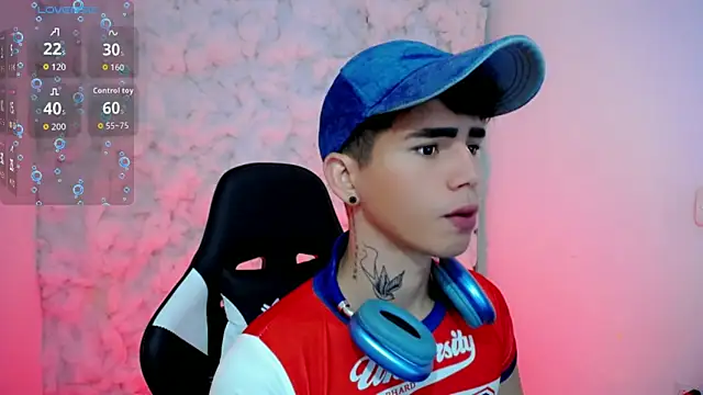 Snapshot of Tayson_Rivers chatting on November 10, 2025, 7:41 pm Tayson Rivers online show from November 10, 2025, 7:41 pm