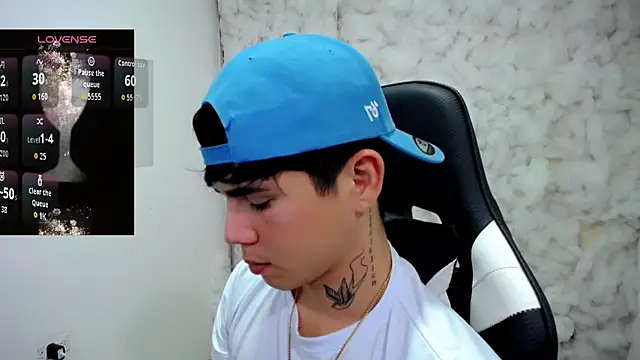 Snapshot of Tayson_Rivers chatting on December 21, 2025, 11:38 pm Tayson Rivers online show from December 21, 2025, 11:38 pm