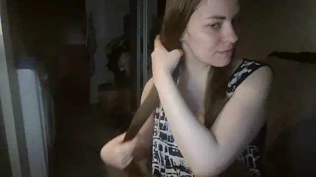 AnnaDiamond1 online show from May 10, 2026, 8:44 pm