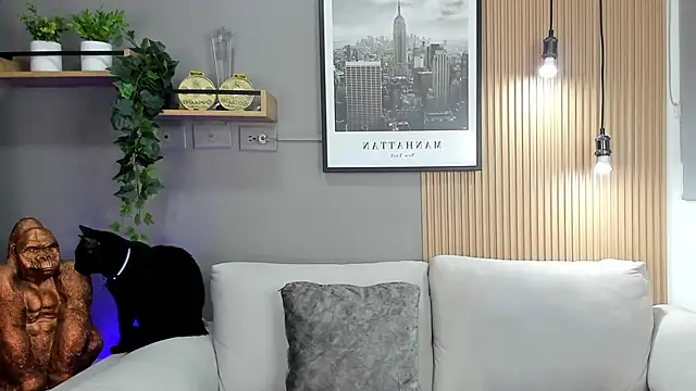 Snapshot of ApoloMakris chatting on October 21, 2025, 11:48 pm ApoloMakris online show from October 21, 2025, 11:48 pm