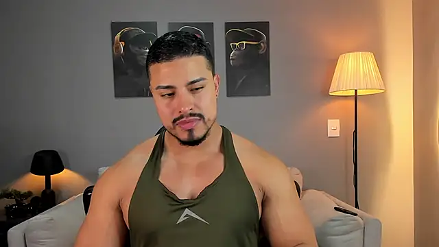 Snapshot of ApoloMakris chatting on November 24, 2025, 9:48 pm ApoloMakris online show from November 24, 2025, 9:48 pm