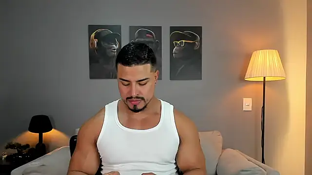 Snapshot of ApoloMakris chatting on November 18, 2025, 7:06 pm ApoloMakris online show from November 18, 2025, 7:06 pm