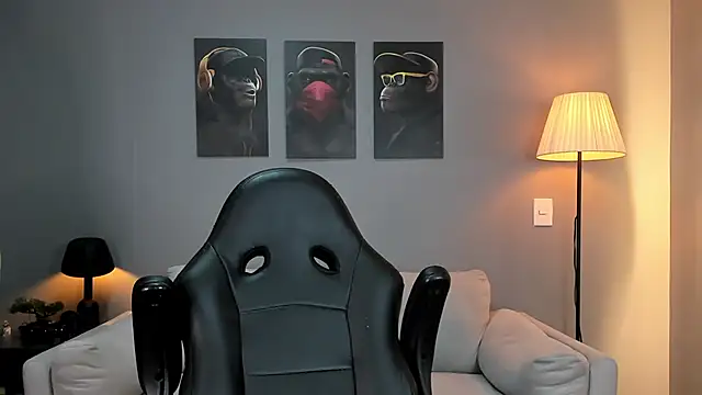 Snapshot of ApoloMakris chatting on November 20, 2025, 5:13 pm ApoloMakris online show from November 20, 2025, 5:13 pm