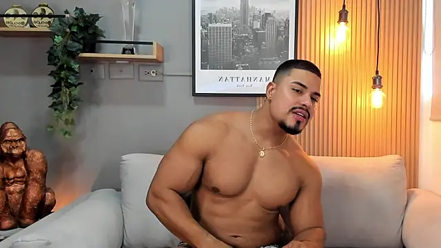 Snapshot of ApoloMakris chatting on October 15, 2025, 8:17 pm ApoloMakris online show from October 15, 2025, 8:17 pm