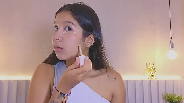 Snapshot of Aida_moreno chatting on November 21, 2025, 11:53 am Aida moreno online show from November 21, 2025, 11:53 am