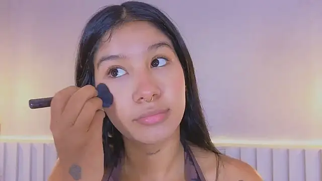 Snapshot of Aida_moreno chatting on December 3, 2025, 12:04 pm Aida moreno online show from December 3, 2025, 12:04 pm