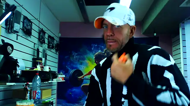 Snapshot of fabxxl chatting on January 13, 2026, 9:13 am fabxxl online show from January 13, 2026, 9:13 am