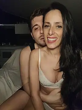 Snapshot of dansarah chatting on December 3, 2025, 10:09 pm dansarah online show from December 3, 2025, 10:09 pm