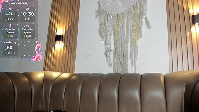 malak nanyy online show from October 12, 2025, 10:49 am