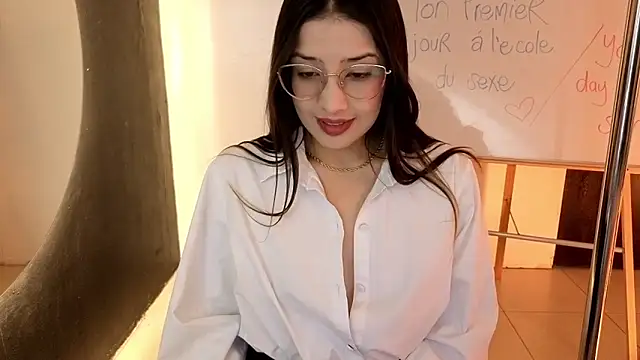 Snapshot of Emma_Lombardi chatting on September 26, 2025, 2:02 pm Emma Lombardi online show from September 26, 2025, 2:02 pm