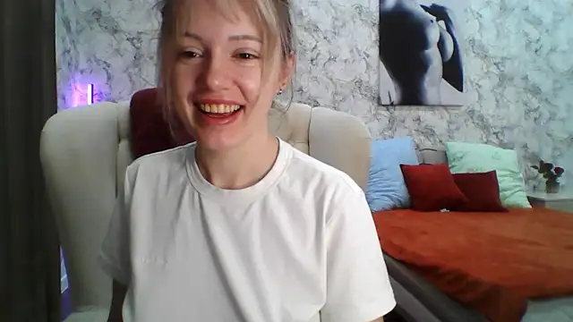 foxy blond online show from March 23, 2026, 12:33 am