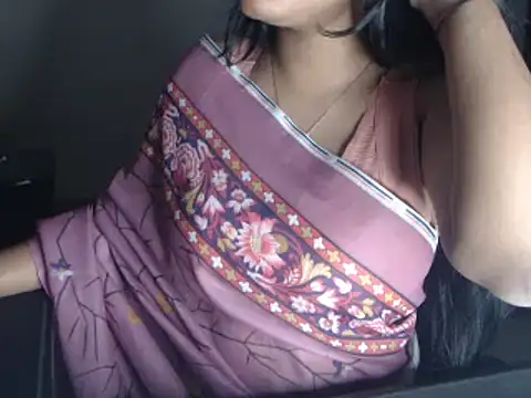 Snapshot of DevilErin chatting on December 17, 2025, 9:09 pm DevilErin online show from December 17, 2025, 9:09 pm