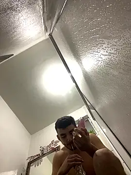 Snapshot of kevinsito1 chatting on January 8, 2026, 1:44 am kevinsito1 online show from January 8, 2026, 1:44 am