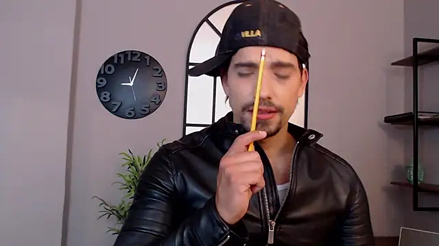 Snapshot of Ian_Daviz chatting on February 20, 2025, 2:07 am Ian Daviz online show from February 20, 2025, 2:07 am