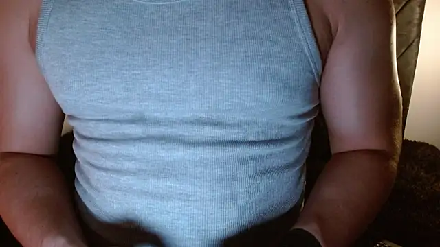 Snapshot of Ian_Daviz chatting on March 4, 2026, 5:31 pm Ian Daviz online show from March 4, 2026, 5:31 pm