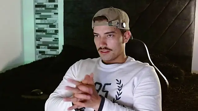 Snapshot of Ian_Daviz chatting on March 24, 2026, 1:27 am Ian Daviz online show from March 24, 2026, 1:27 am