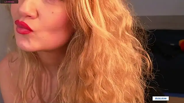 Snapshot of Lolli__Moon chatting on February 11, 2025, 4:46 pm Lolli Moon online show from February 11, 2025, 4:46 pm