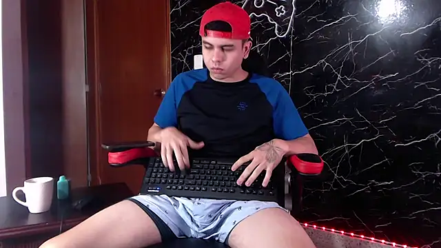 Snapshot of maty_hardx chatting on January 18, 2025, 12:04 pm maty hardx online show from January 18, 2025, 12:04 pm