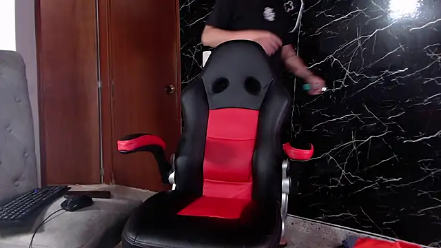 Snapshot of maty_hardx chatting on March 6, 2025, 7:43 pm maty hardx online show from March 6, 2025, 7:43 pm